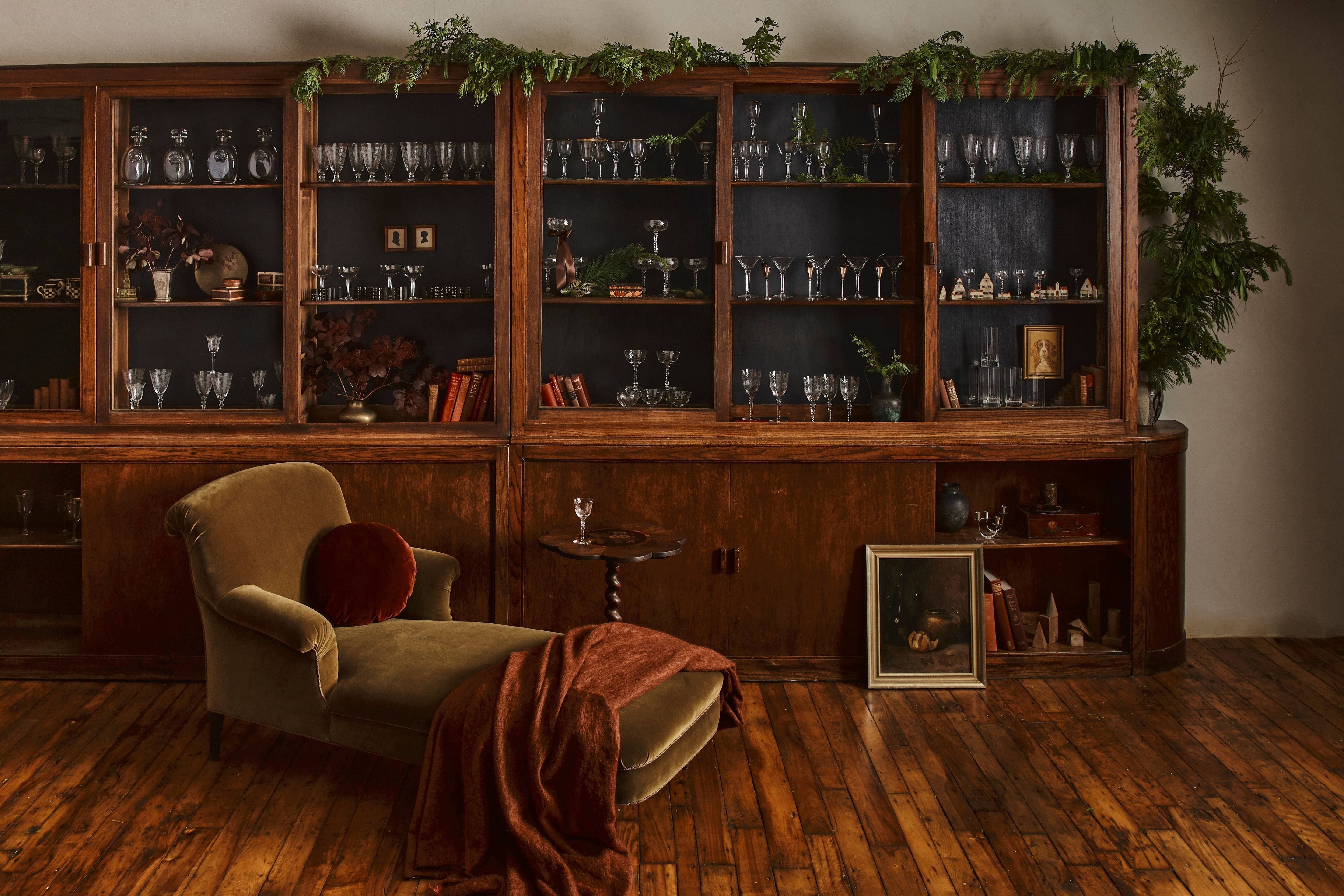 The ROWEAM Holiday Collection