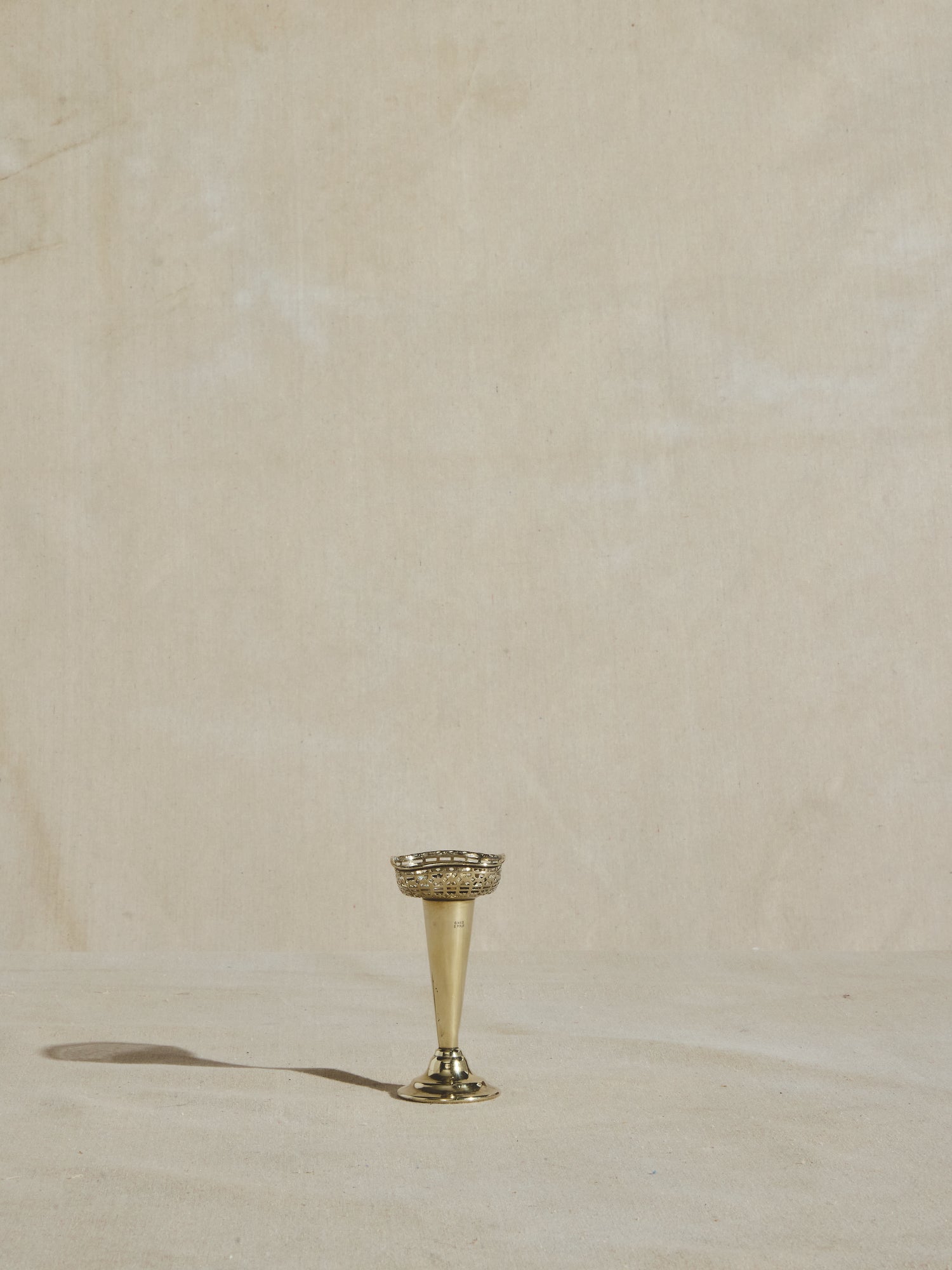 Petit vase en argent terni