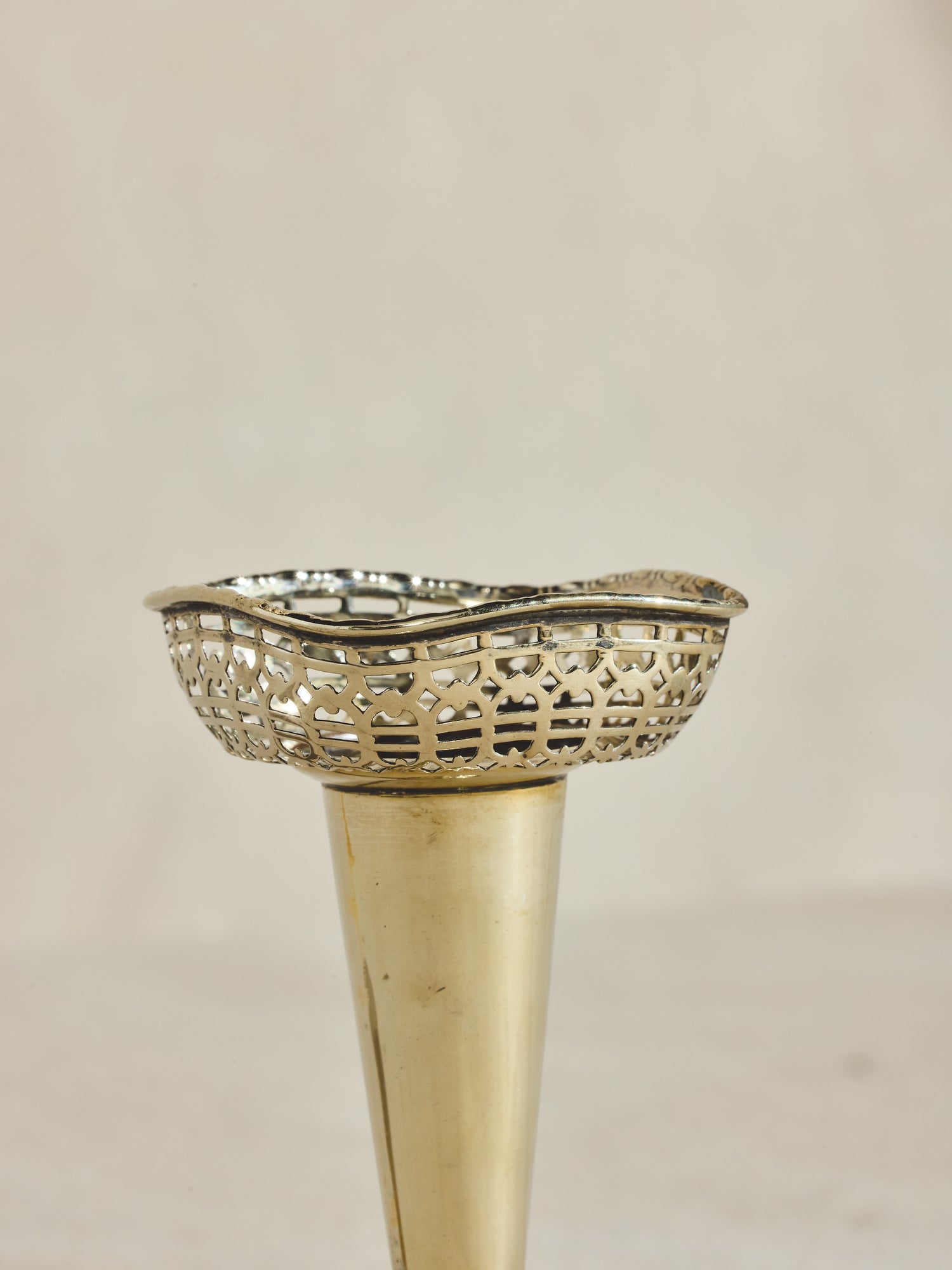 Petit vase en argent terni