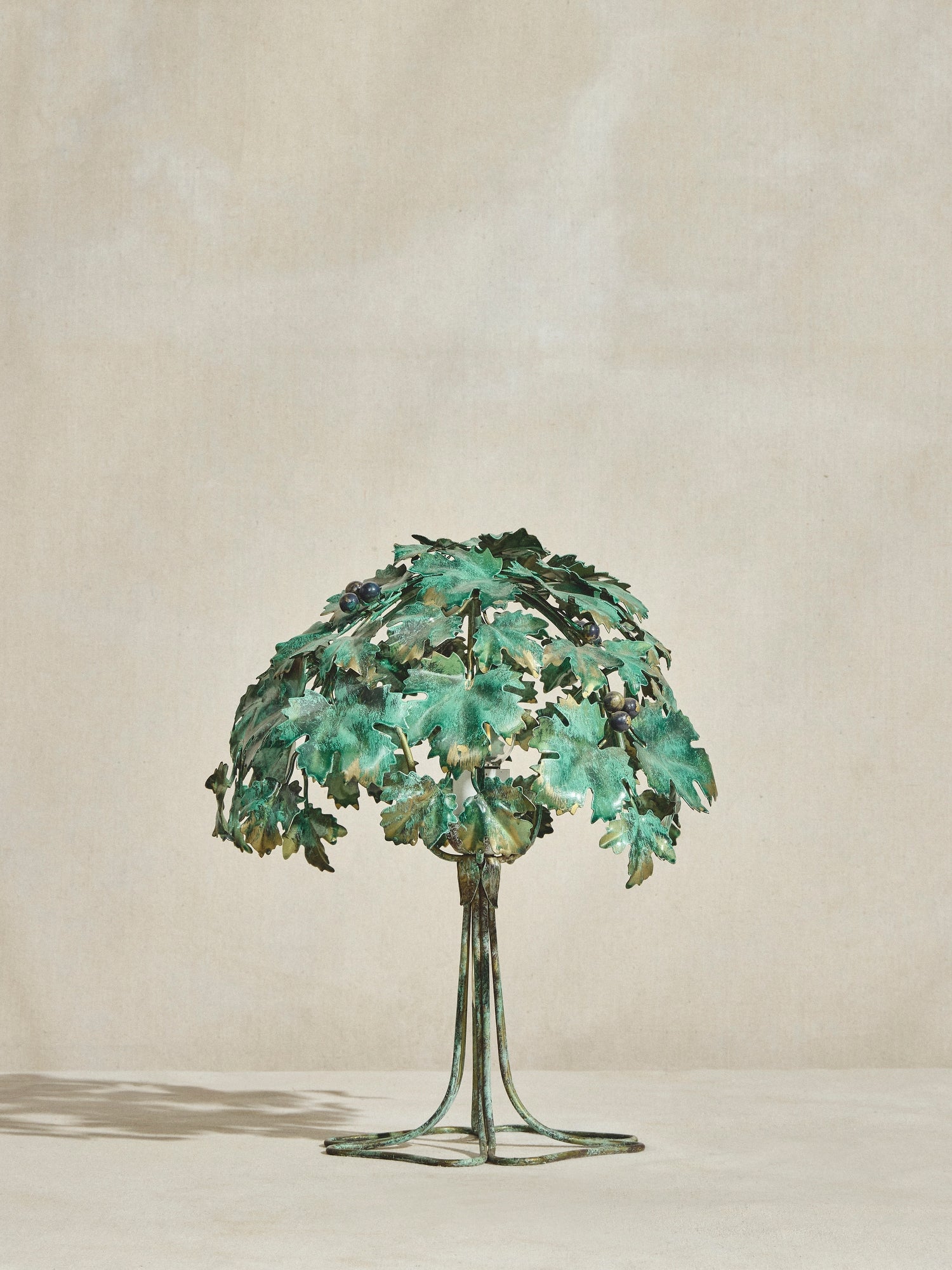 Grapevine Leaf Table Lamp