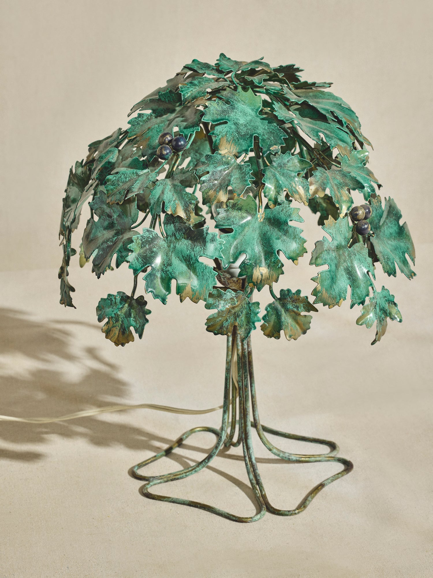 Grapevine Leaf Table Lamp