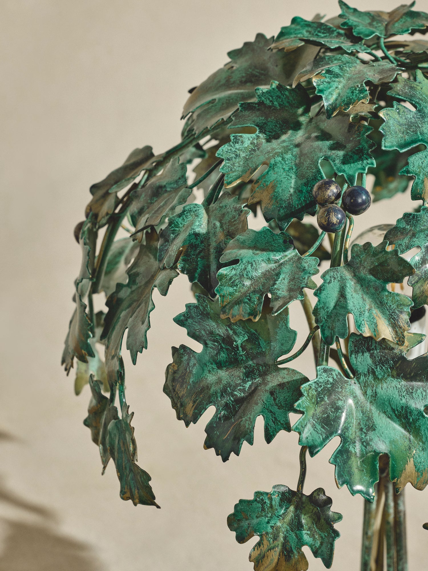 Grapevine Leaf Table Lamp