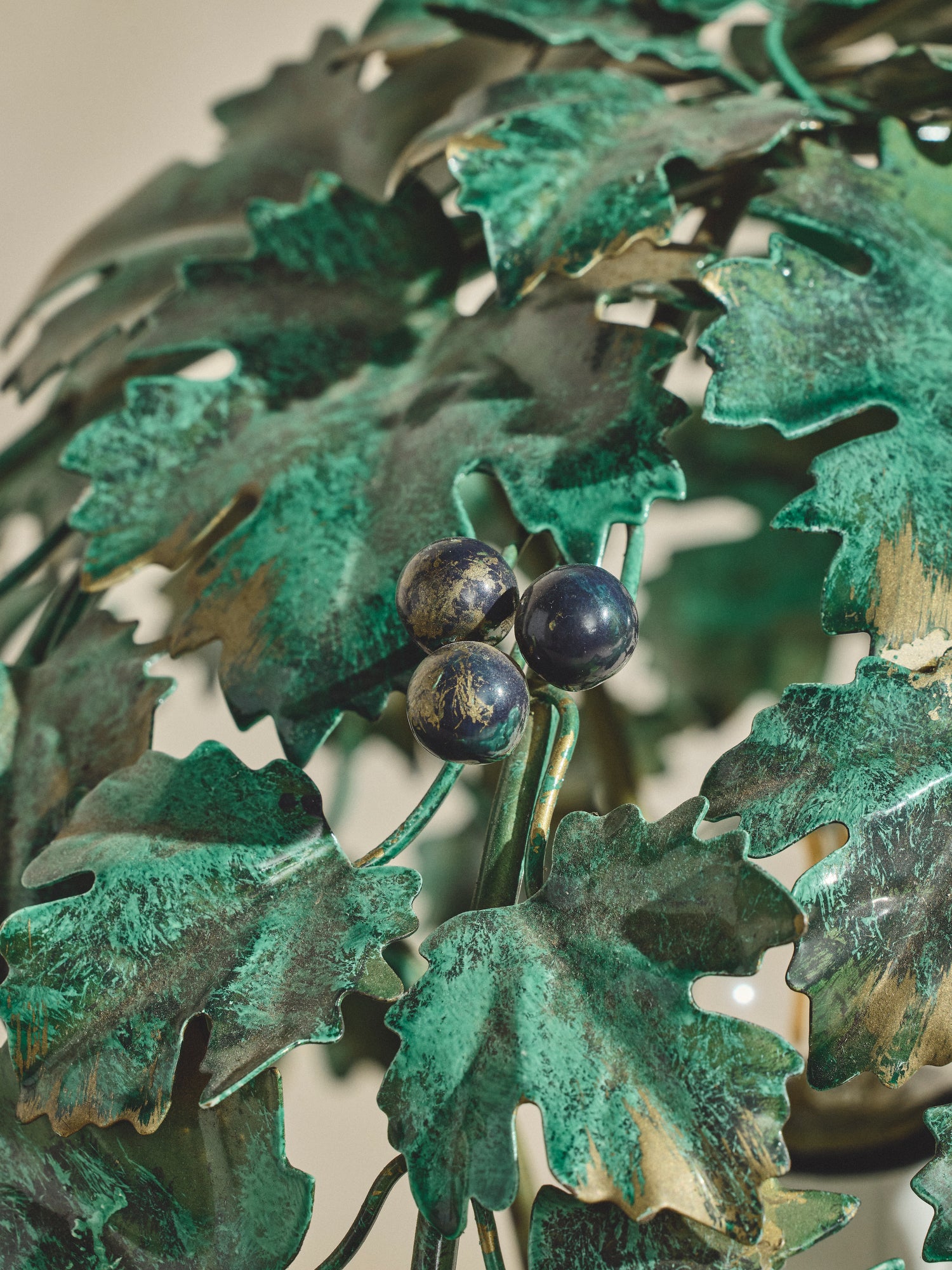 Grapevine Leaf Table Lamp