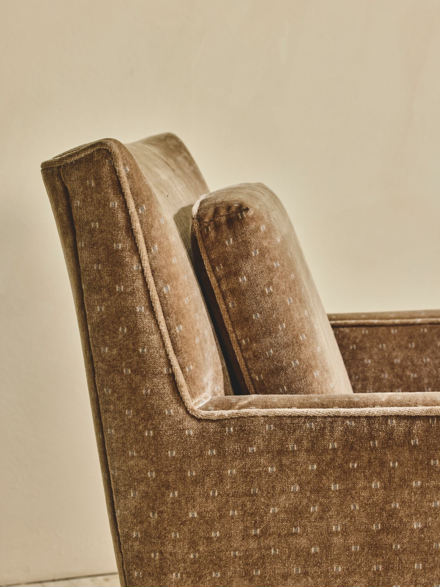 Pair of Mid-Century Paul McCobb Club Chairs - Taupe Velvet