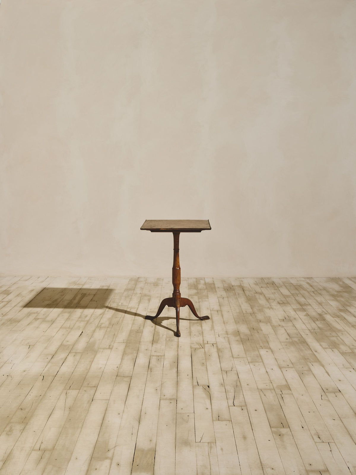 Antique Tilt-Top Table with Burl Wood Top | Tripod Base