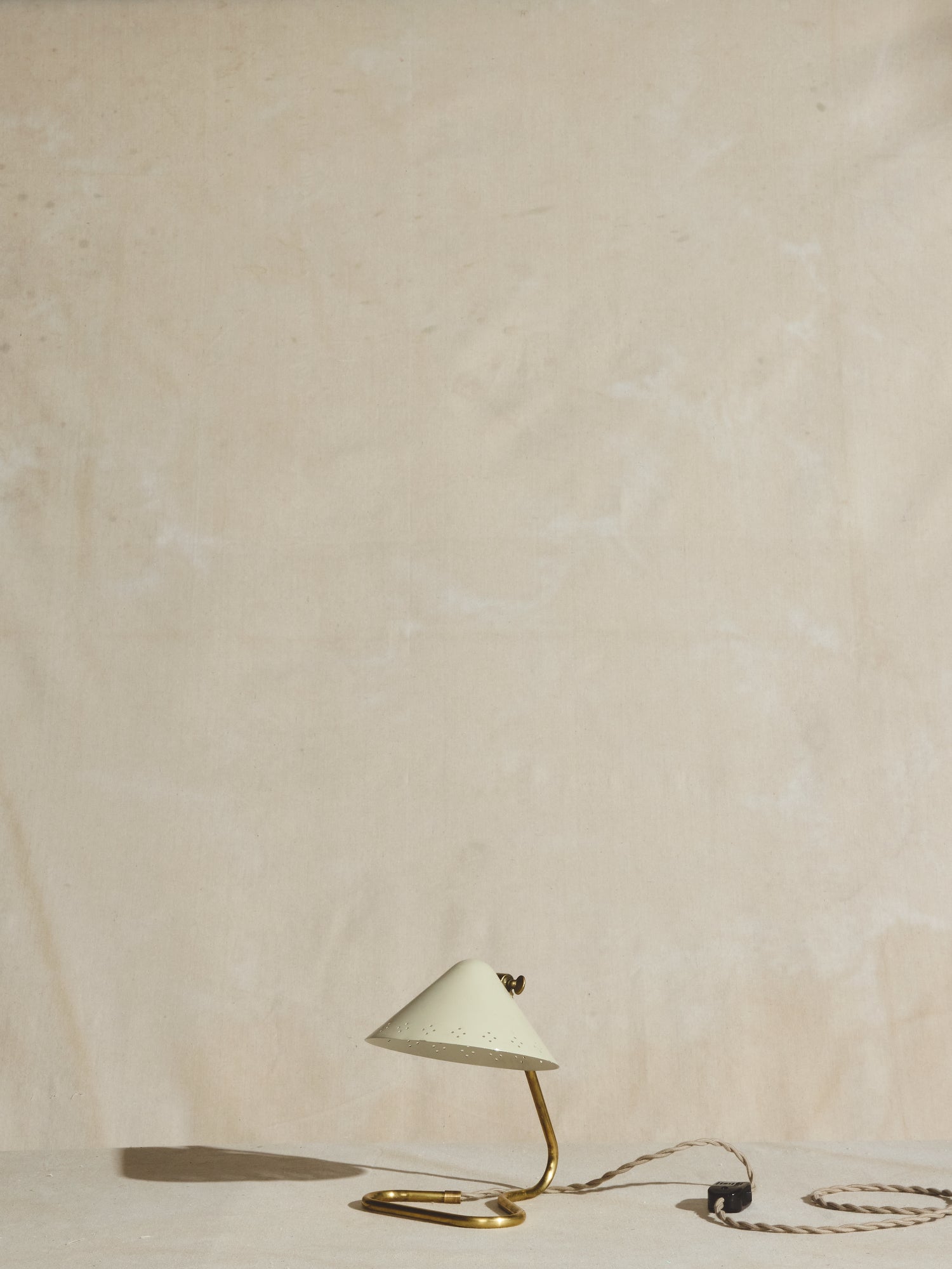 Petite lampe de table en laiton