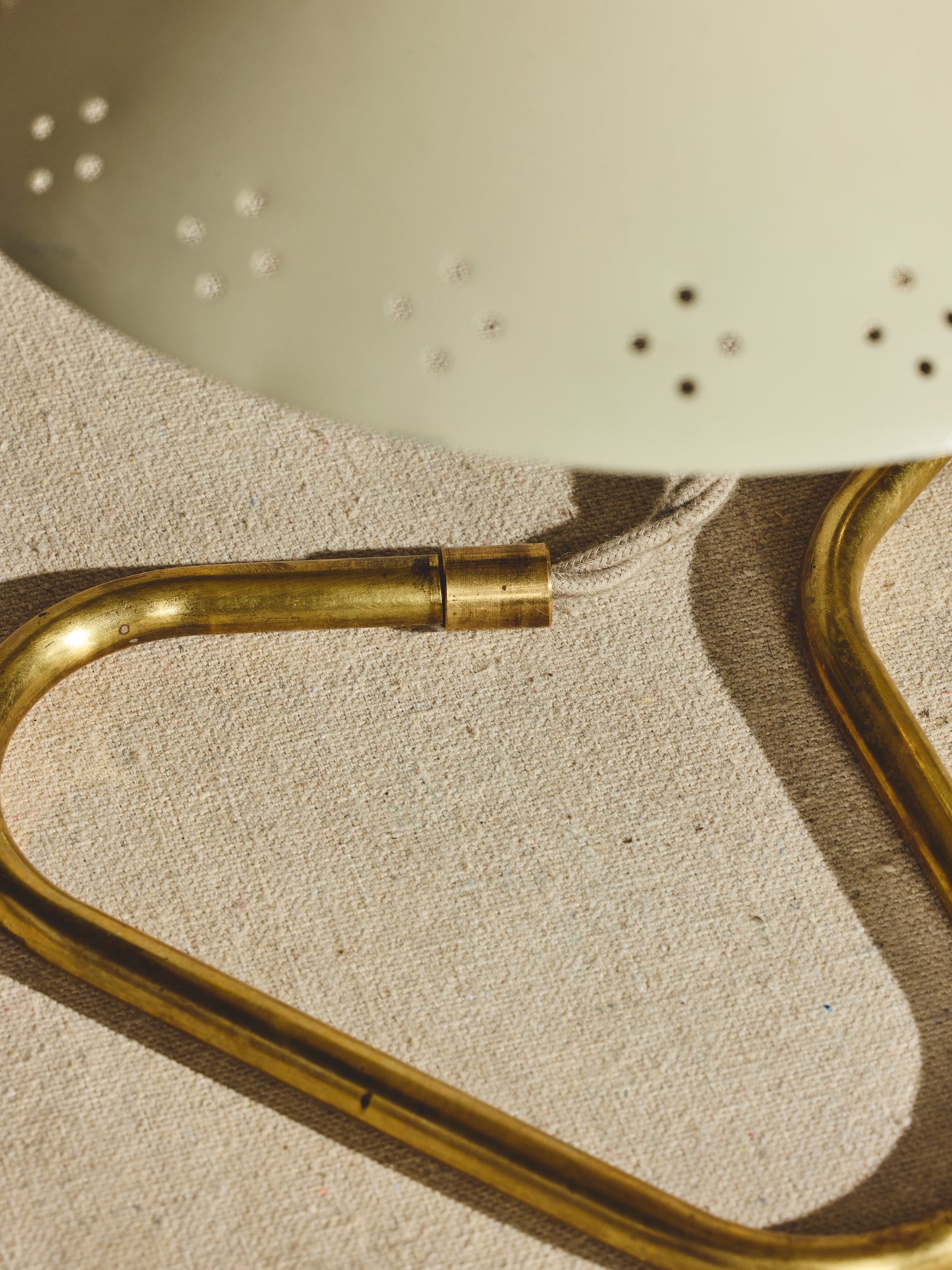 Petite lampe de table en laiton