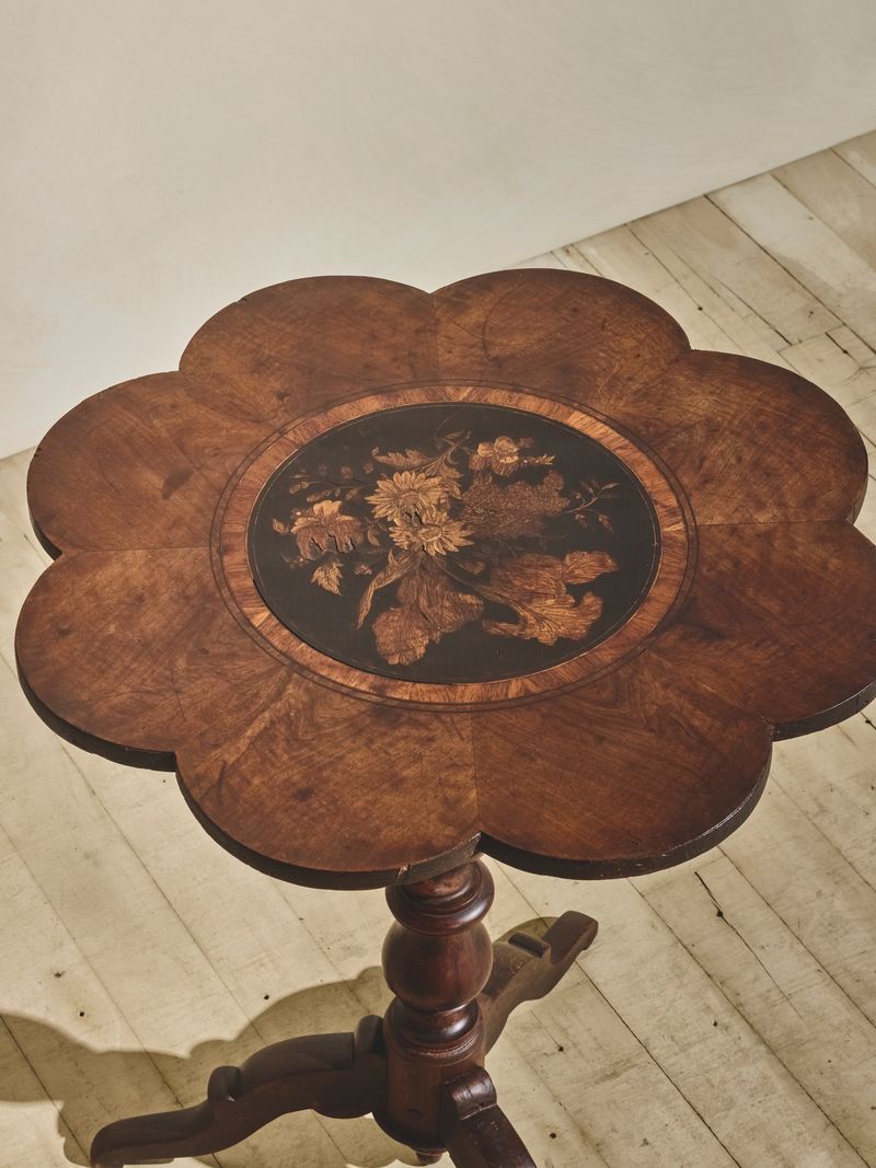 1900's Floral Inlay Tilt Top Table