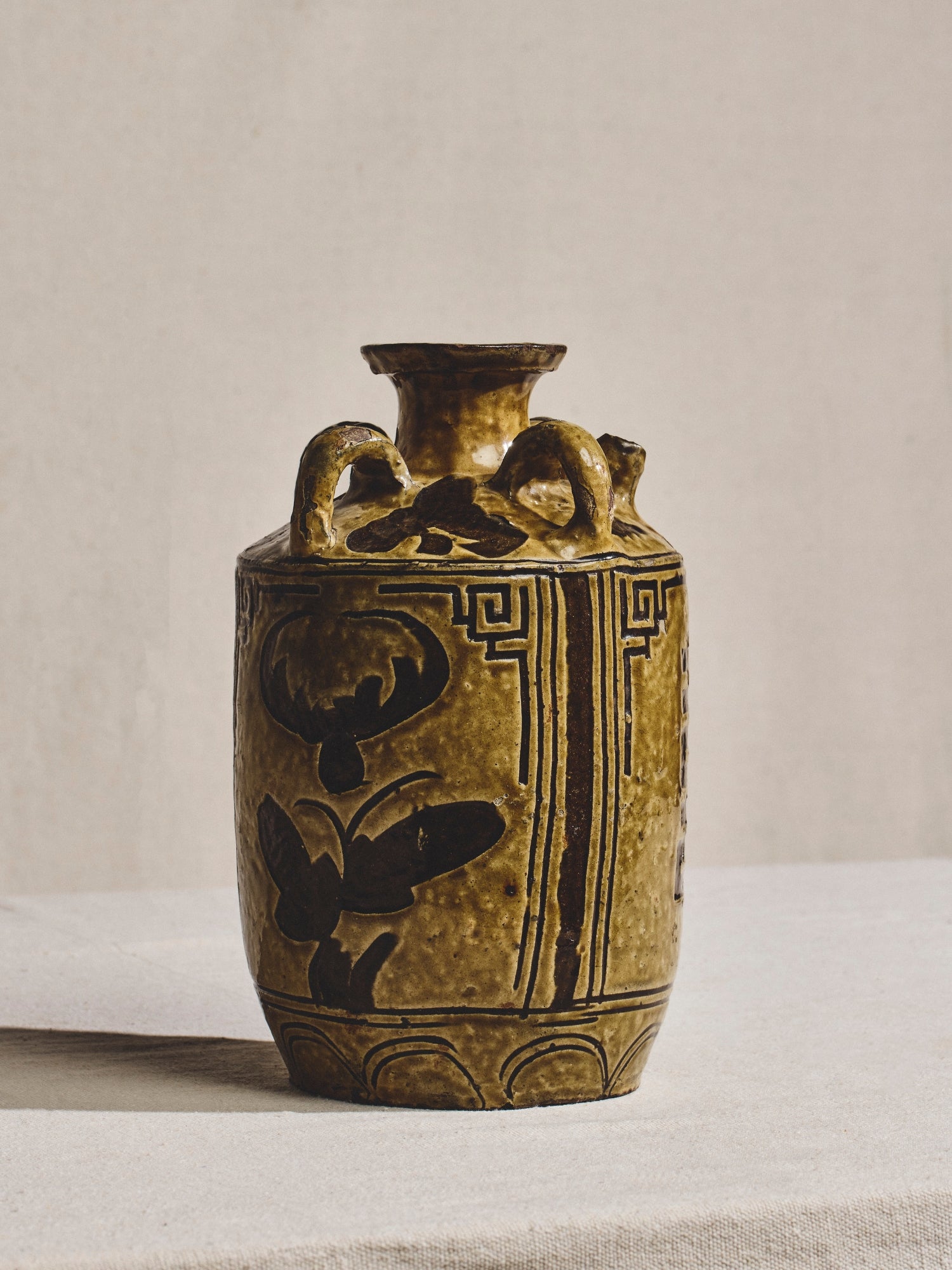 Shuangxi Ceramic Vessel