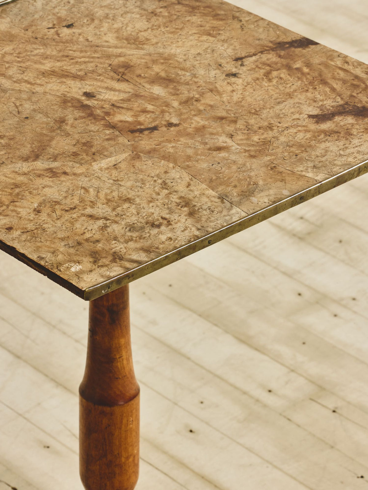 Antique Tilt-Top Table with Burl Wood Top | Tripod Base